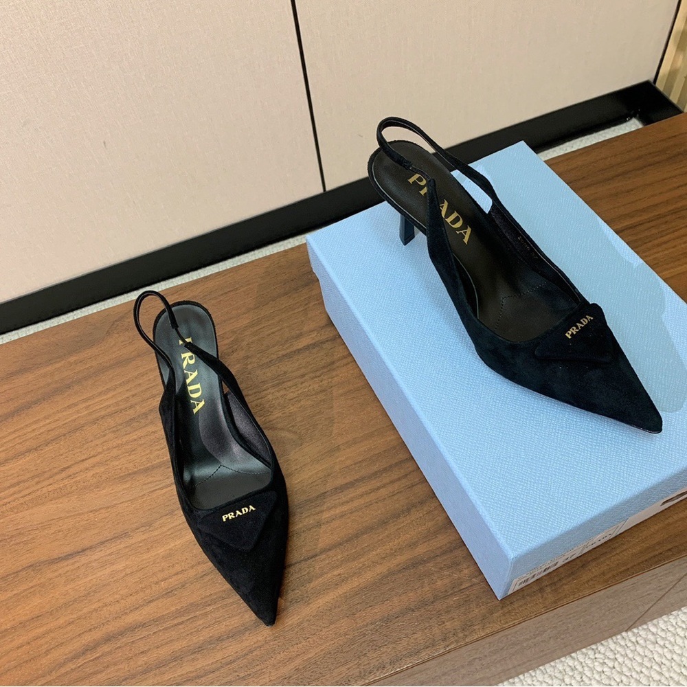 Prada Sophisticated Black Pointed Heels - Picture 5 of 9
